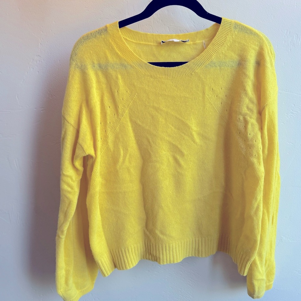 Women’s size S white + Warren cashmere sweater, lightweight loose fit dot detail